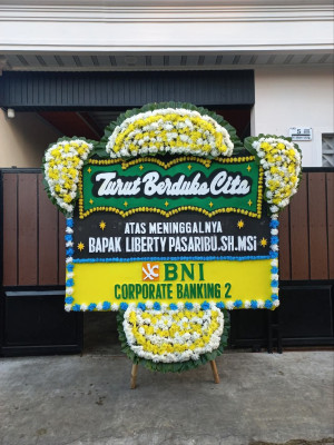 Papan Bunga Duka di Nglarangan