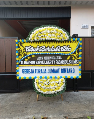 Papan Bunga Duka di Nglarangan