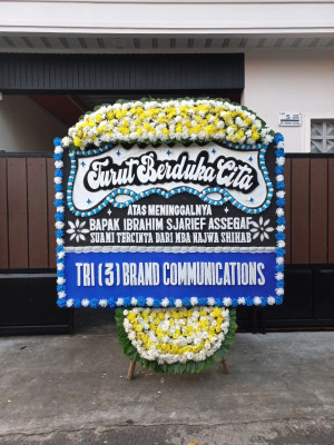 Papan Bunga Duka di Nglarangan